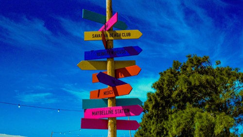 boitumelo-75ecemrxgtg-unsplash.jpg signs to show where to go