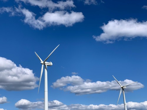 pexels-egor-kunovsky-1199972-4404282.jpg wind power farm